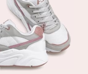 Schnürschuhe