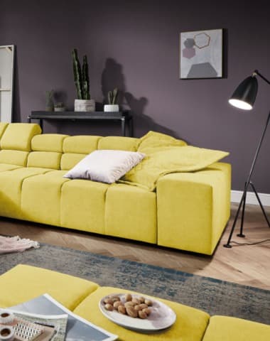 Gelbes Sofa