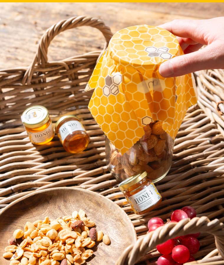 2. Das Gefäß abdecken oder gewünschtes Lebensmittel einwickeln.