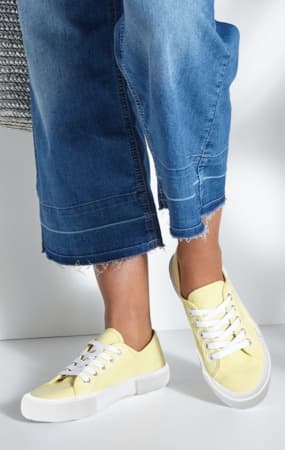 Gelbe Schuhe