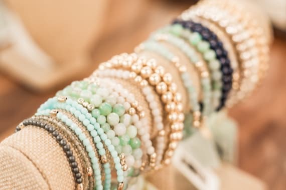 Armbänder: Größentabelle, Arten & Verschlüsse