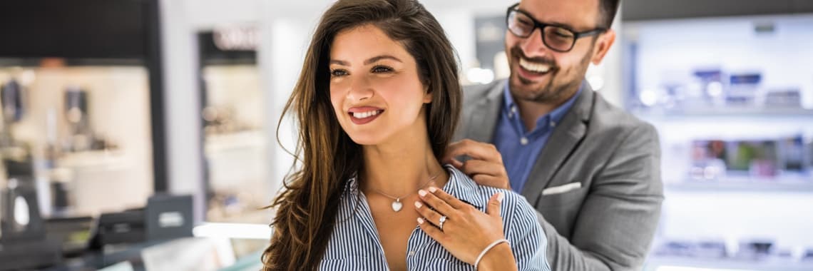 Schmuck: Materialien, Arten & mehr