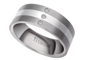 Titanschmuck