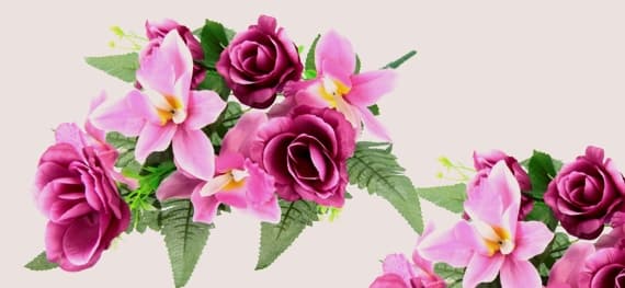 Schöne Blumensträuße (künstlich)