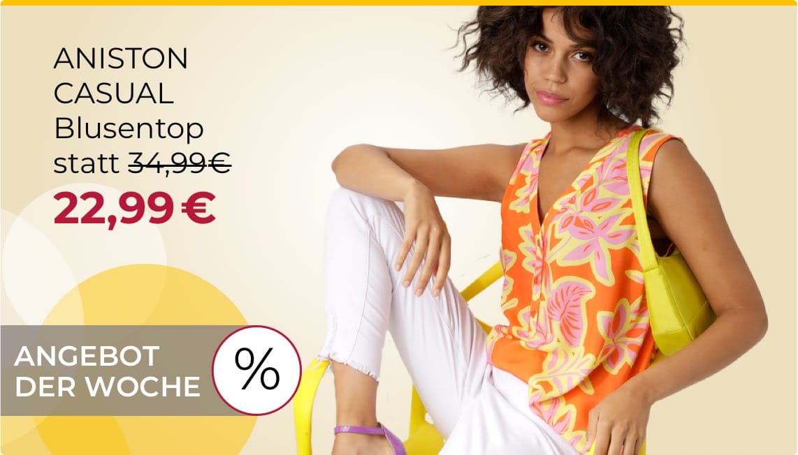 Angebot der Woche – Aniston Casual Blusentop für 22,99€ statt 34,99€ – Frau in orange-pink gemustertem Top und weißen Hosen