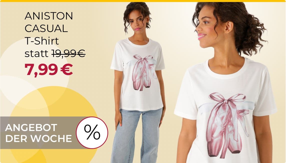 Aniston Casual T-Shirt statt 19,99€ 7,99€ – Angebot der Woche, Frau trägt weißes T-Shirt mit rosa Ballettschuhen-Aufdruck