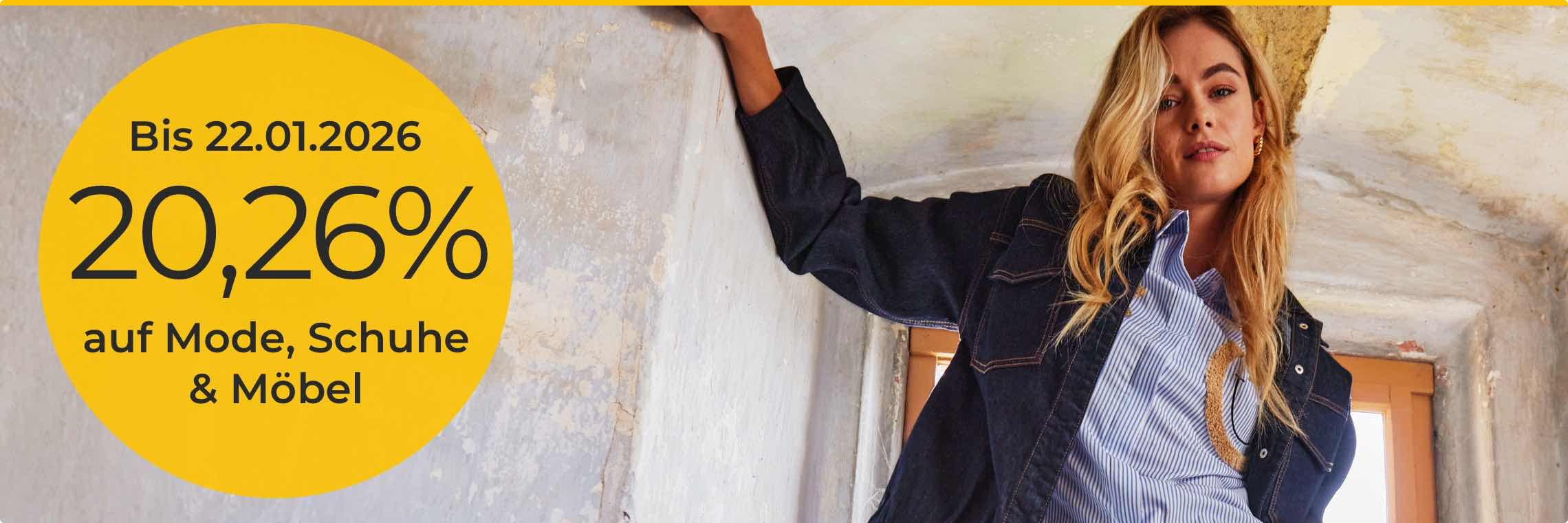 Bis 22.01.2026 20,26% auf Mode, Schuhe & Möbel – Frau in Hemd und Jacke lehnt sich gegen Wand