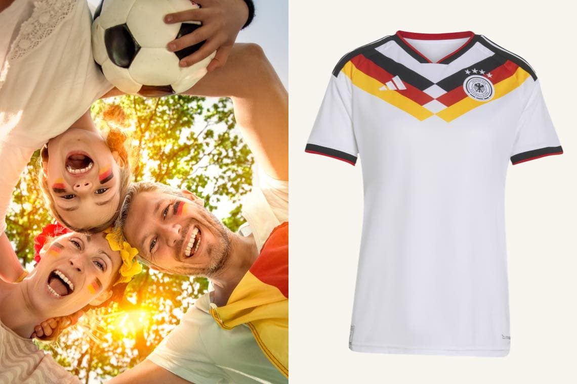 Kinder spielen mit Fußball, Mann trägt Deutschland-Trikot mit schwarz-rot-goldenen Streifen auf weißem Hintergrund.