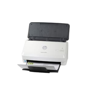 Weißer HP Scanner scannt Dokument, schwarzes Papierfach geöffnet