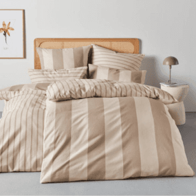 beige gestreifte Baumwollbettwäsche