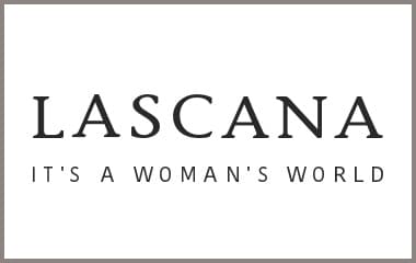 LASCANA – Schriftzug mit Claim „It’s a woman’s world“ auf weißem Hintergrund