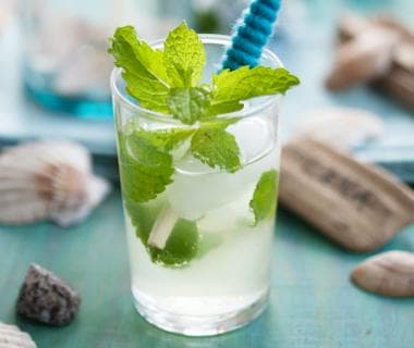 Limettenlimonade mit Pfefferminze