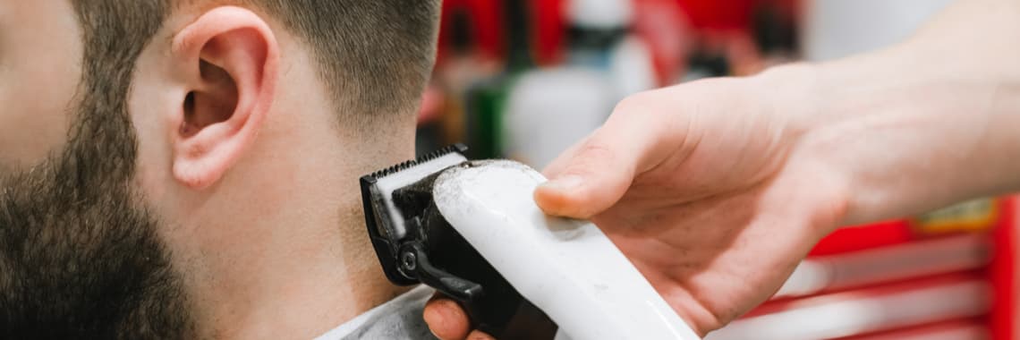 Haare schneiden mit Rasierer