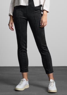 Schwarze Hosen