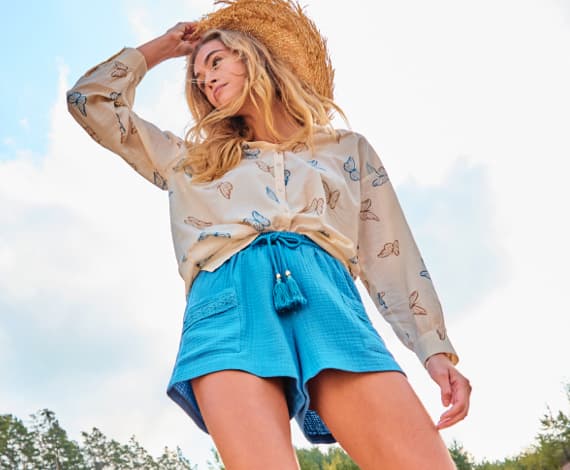 Blaue Shorts