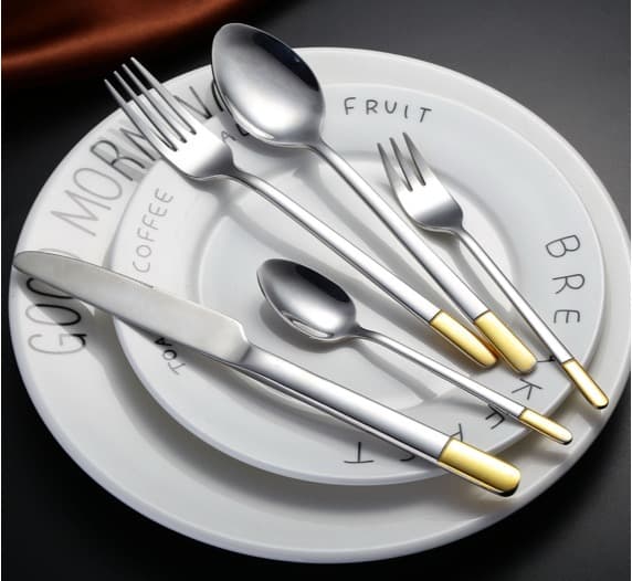 Silberne Besteck-Sets