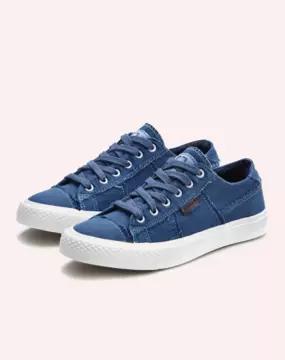 Blaue Sneaker