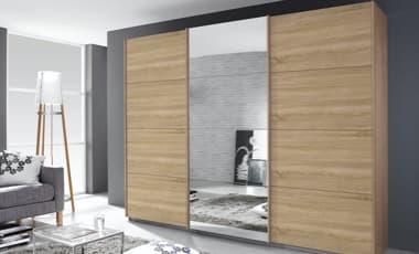 Kleiderschrank ausrichten