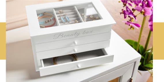 Schmuckaufbewahrungen