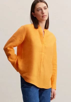 Orangene Blusen