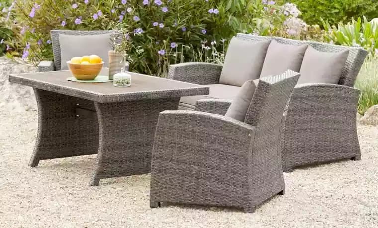 Materialien für Gartenmöbel