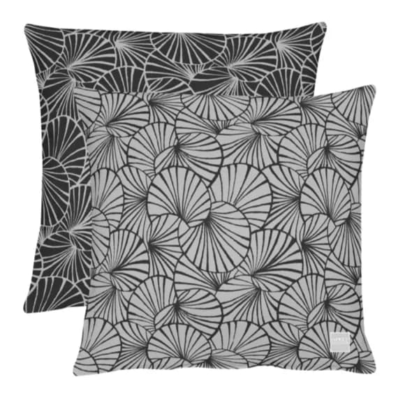 Schwarz-weiße Kissen