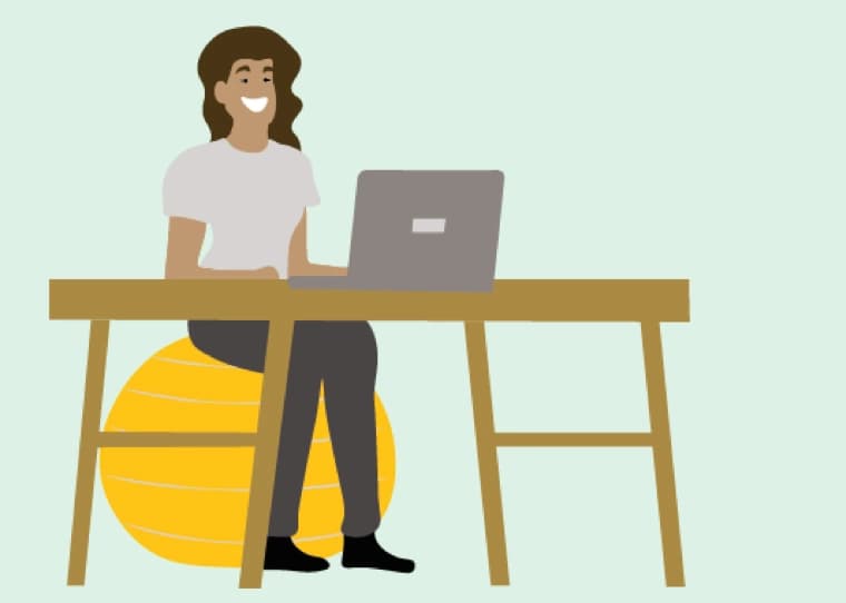 Übung 1: Auf dem Gymnastikball sitzen im Büro