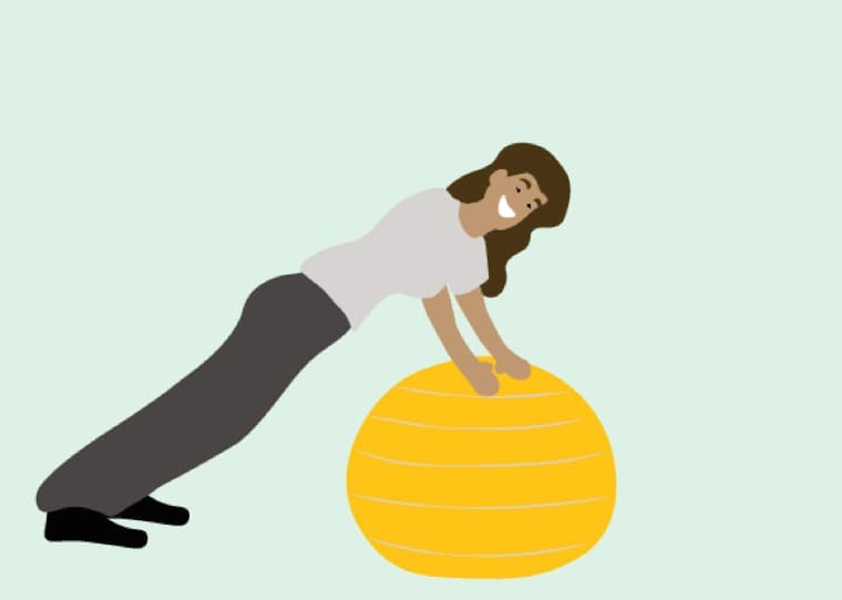 Übung 3: Liegestütze auf dem Gymnastikball