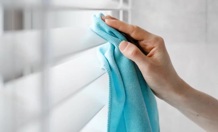 Rolläden und Jalousien reinigen