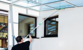 Terrassenüberdachung reinigen