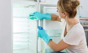 Kühlschrank reinigen