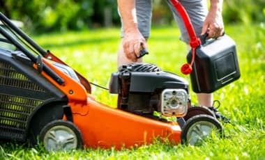 Rasenmäher tanken