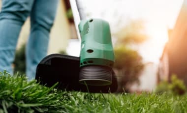 Rasentrimmer-Spule wechseln