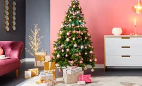 Weihnachtsbaum schmücken