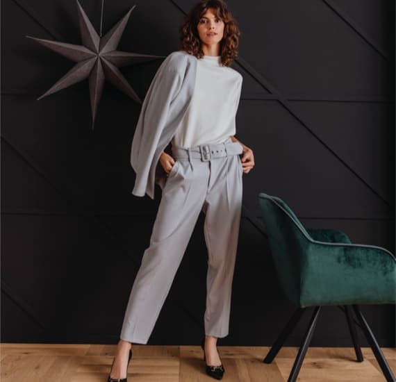 Weihnachtslook mit Kleid