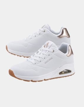 Weiße Sneakers