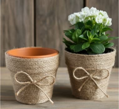 Blumentöpfe mit Jute umwickeln