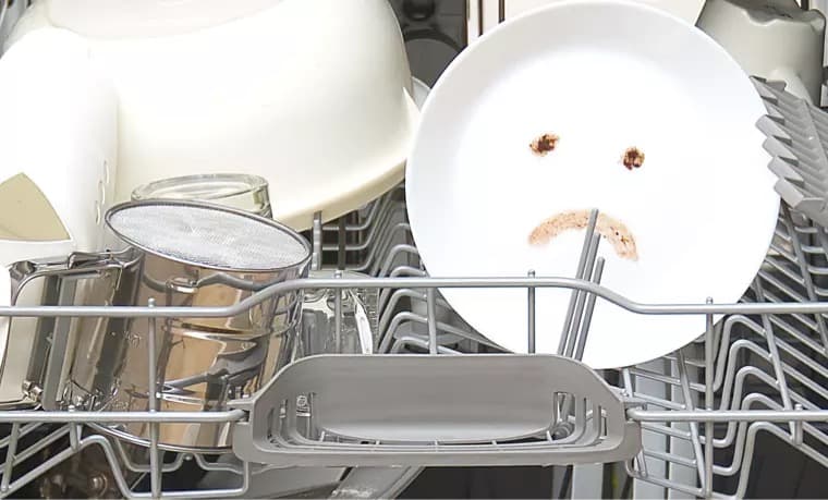 Spülmaschine hinterlässt Rückstände auf Geschirr