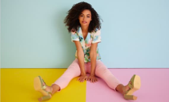 Mode für Damen in Pastelltönen