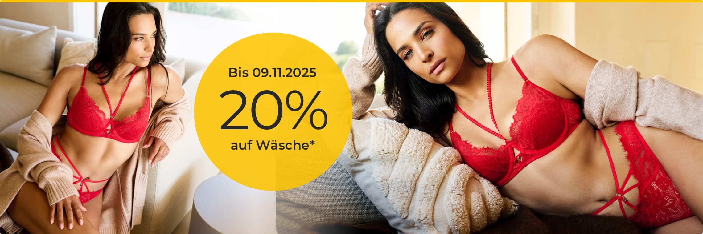 20% auf Wäsche bis 09.11.2025, brünettes Model auf einem Sofa, trägt rote Unterwäsche und einen Cardigan über den Schultern