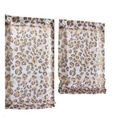 Zwei transparente Vorhänge mit Leopardenmuster, oben mit Ösen zur Befestigung.