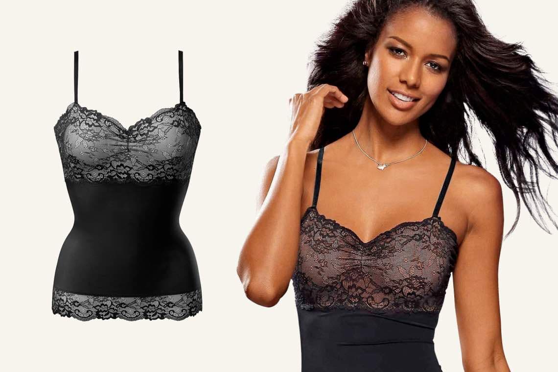 Schwarzes Spitzen-Top – Vorderansicht und Frau trägt schwarzes Spitzen-Top, hält ihre Haare zurück