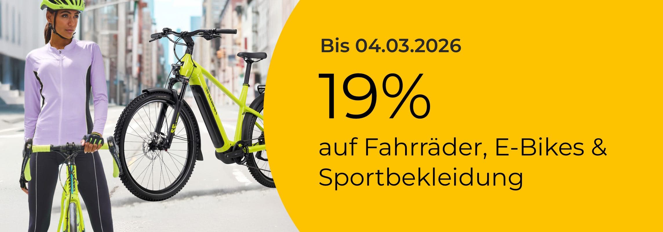 Bis 04.03.2026 – 19 % auf Fahrräder, E-Bikes & Sportbekleidung. Person in lila Sportjacke neben gelbem Fahrrad.