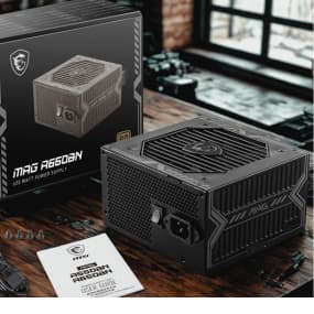 MSI MAG A650BN Netzteil, Verpackung, Kabel, Schrauben und Anleitung auf weißem Hintergrund