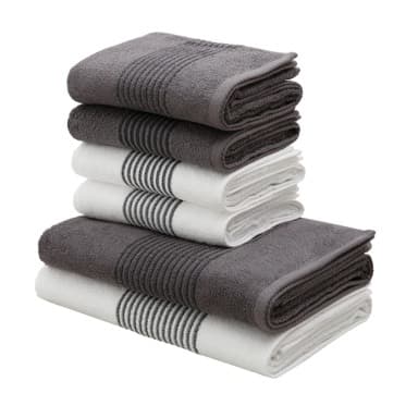 Grau-weiße Handtücher mit Streifen, gestapelt in zwei Säulen.