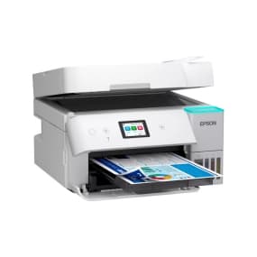 Weißer Epson-Drucker mit Farbdisplay, druckt farbiges Dokument.
