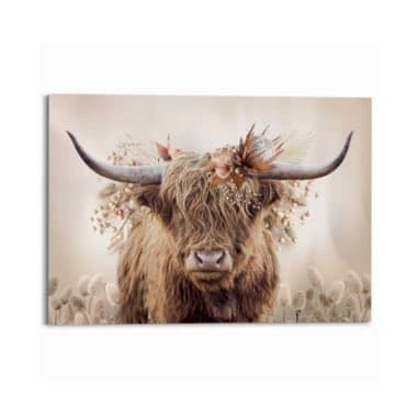 Wandbild mit langhaarigem Rind, dessen Hörner und Stirn mit Blumen und Gräsern geschmückt sind