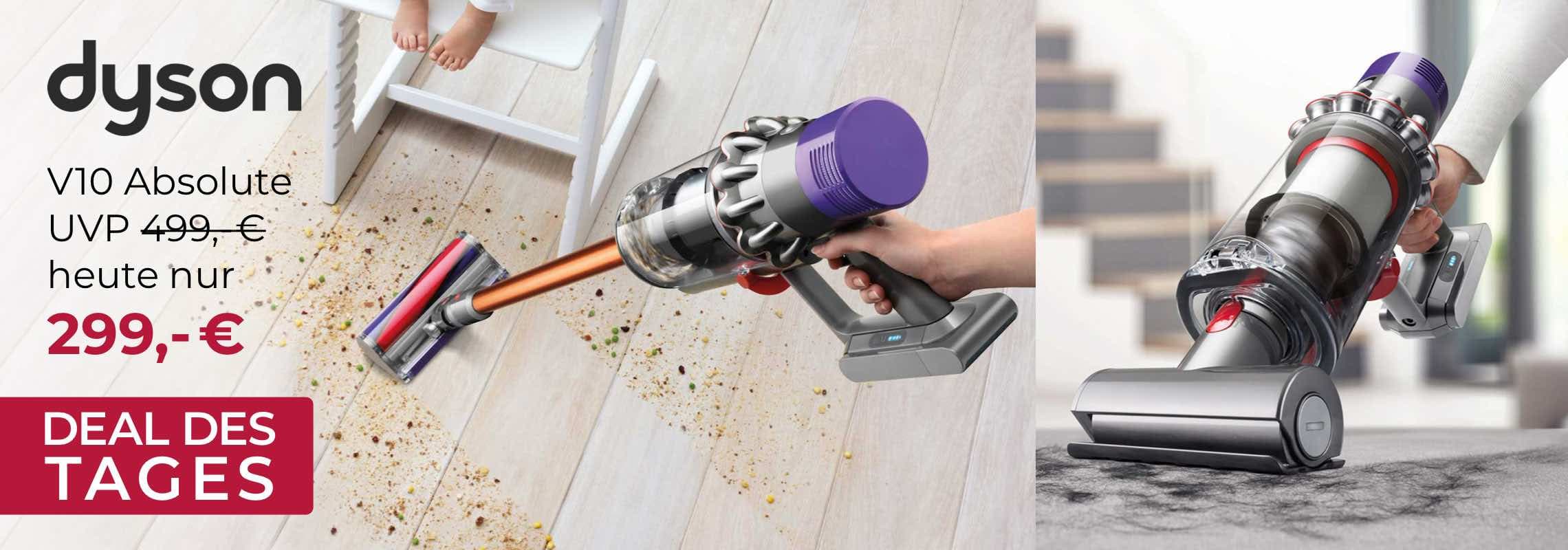 Dyson V10 Absolute heute 299 € statt 499 € – Handstaubsauger saugt Krümel vom Boden und Tierhaare von einem Sofa