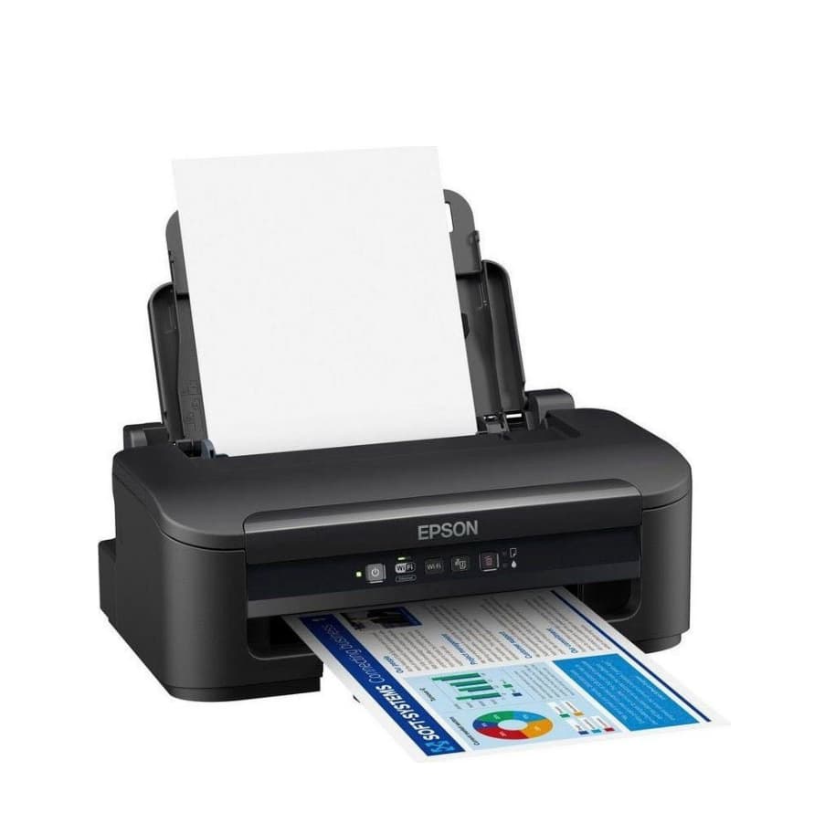 Epson Tintenstrahldrucker auf weißem Hintergrund, oben weißes Blatt eingelegt, unten farbig bedrucktes Blatt wird ausgegeben