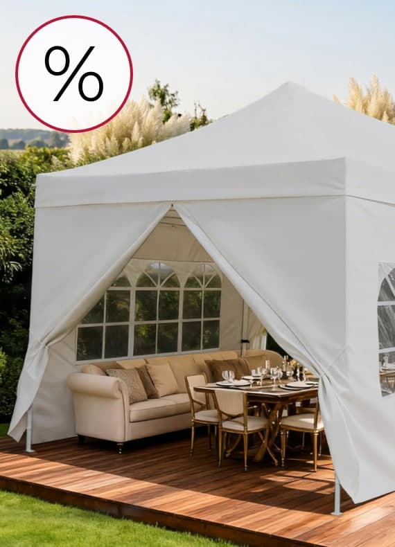 Prozentzeichen-Angebot – weißes Gartenpavillon mit Sofa und gedecktem Esstisch auf Holzterrasse im Grünen